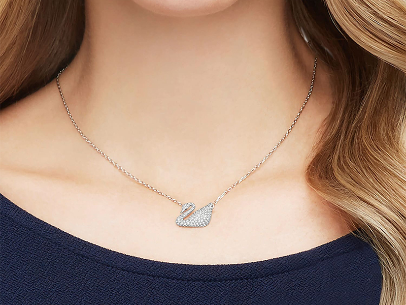 Dây chuyền của thương hiệu Swarovski